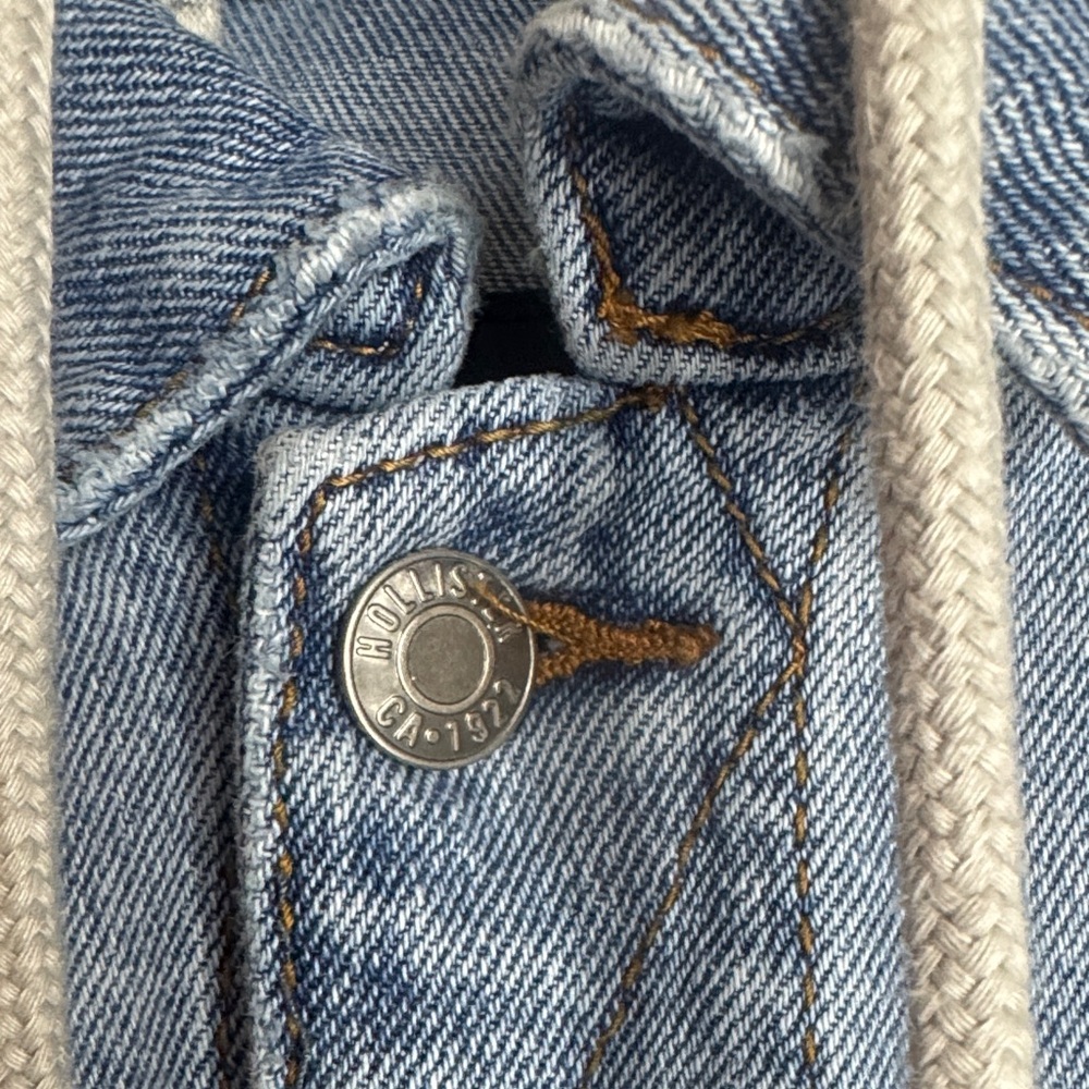 Hollister Blue Denim Jacket with Gray Sleeves - Picture 3 of 11